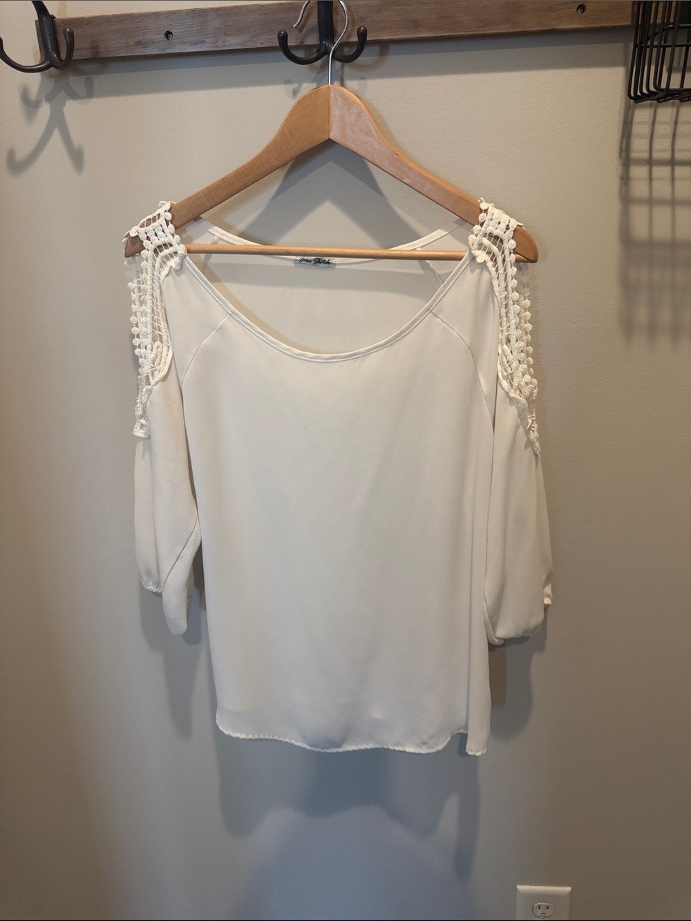 Cold-Shoulder Crochet Strap Blouse in Cream